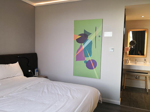 房內(nèi)設(shè)施簡潔、素雅、干凈